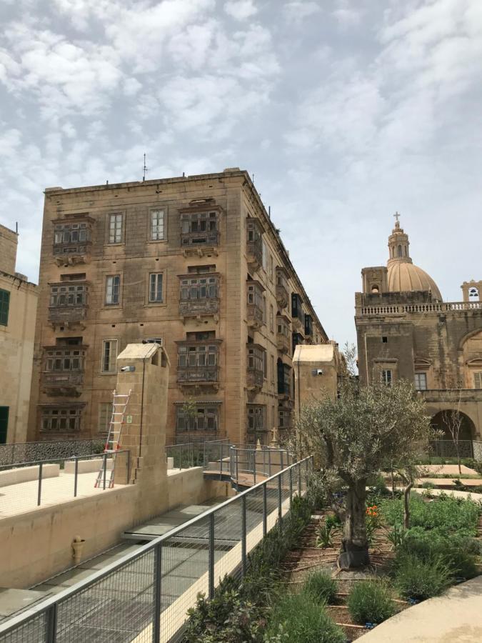 Orangerie Lodge Valletta Exterior foto